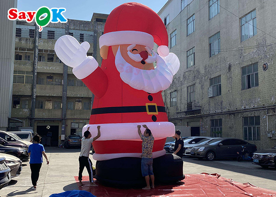 بابا نوئل بادی بزرگ تزئینات کریسمس را برای فعالیت در فضای باز منفجر می کند