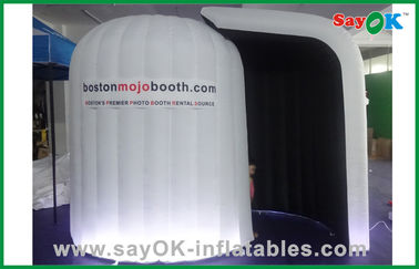 غرفه تبلیغاتی محصولات بادی سفارشی با نور صورتی را با پارچه آکسفورد کنترل از راه دور نمایش می دهد